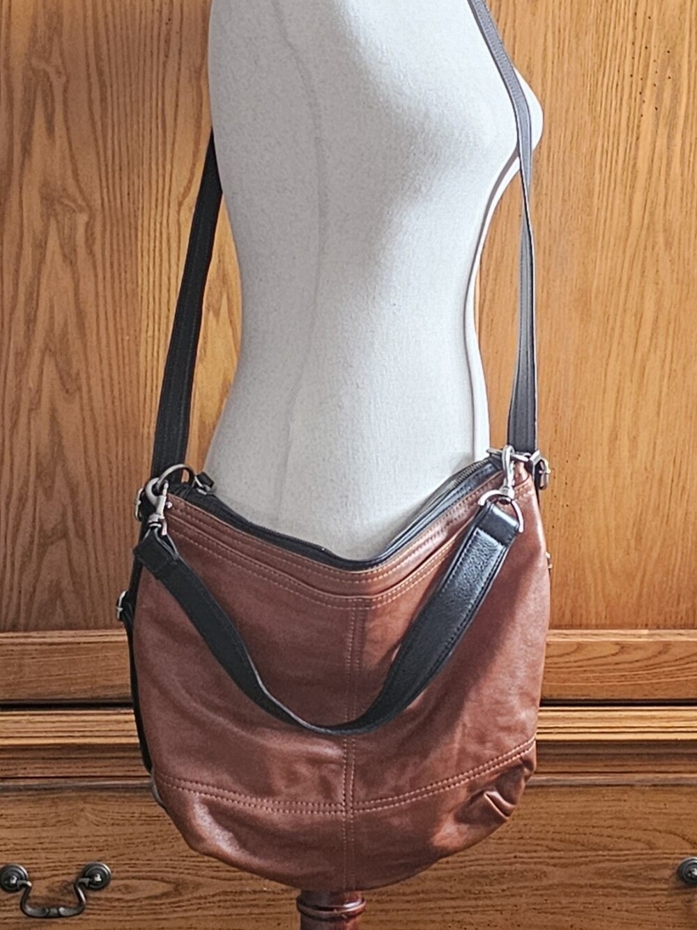 Rough And Tumble Leather Shoulder Bag in Brown with Black Crossbody Strap